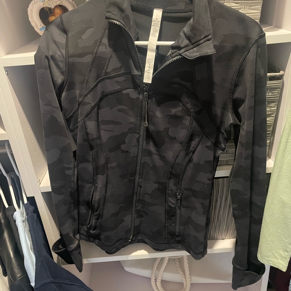 Black lulu define jacket size 6
